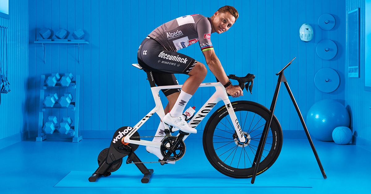 KICKR CORE 2 with Zwift Cog and Click元箱付 KICKR CORE 2 with Zwift Cog and Click | Wahoo Fitness EU